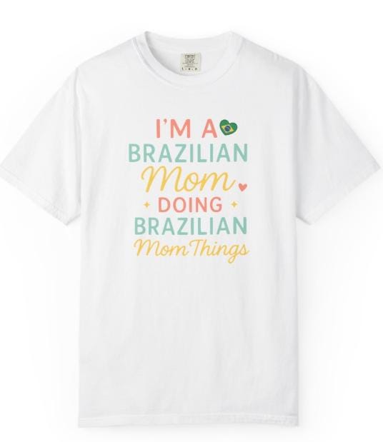Brazilian Mom tee closeup
