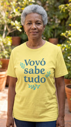 Vovó sabe tudo Grandma Knows Everything T-Shirt | Portuguese Grandma Tee